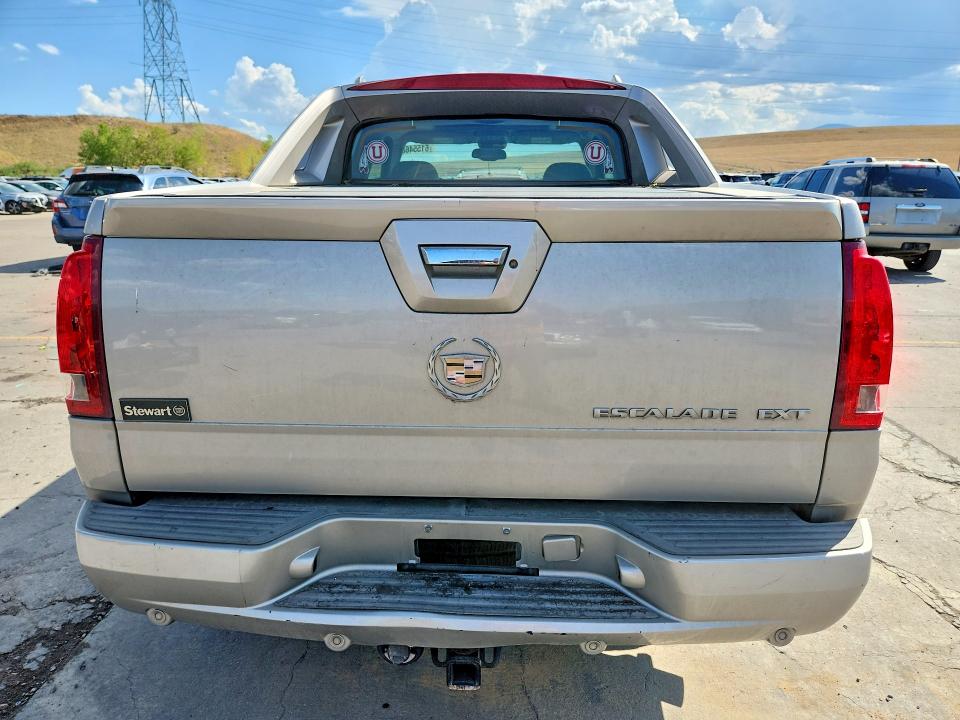2005 Cadillac Escalade ext VIN 3GYEK62N15G206470 COPART salvage auction — UNDERCARRIAGE, Co - Public - Salvage Title, sold $4,000 on 2026-09-16 (photo 6)