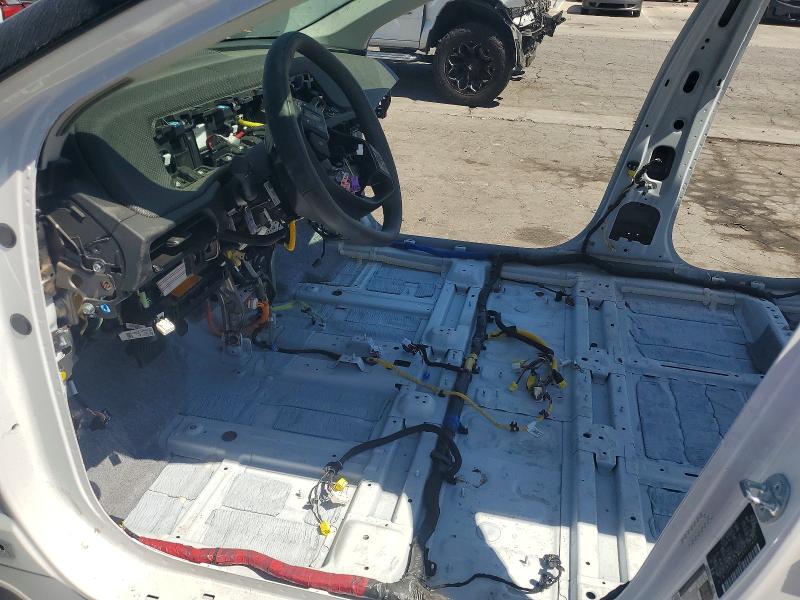 2025 Kia Ev6 VIN 5XYC34JA2SG013493 COPART salvage auction — STRIPPED, Ca - Certificate Of Title, sold $50 on 2026-07-28 (photo 7)