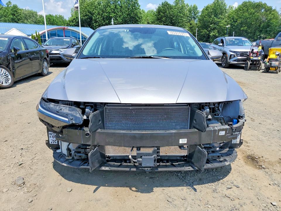 2025 Hyundai Elantra VIN KMHLP4DG4SU027071 COPART salvage auction — FRONT END, CT - CERTIFICATE OF TITLE, sold $10,300 on 2026-07-22 (photo 5)