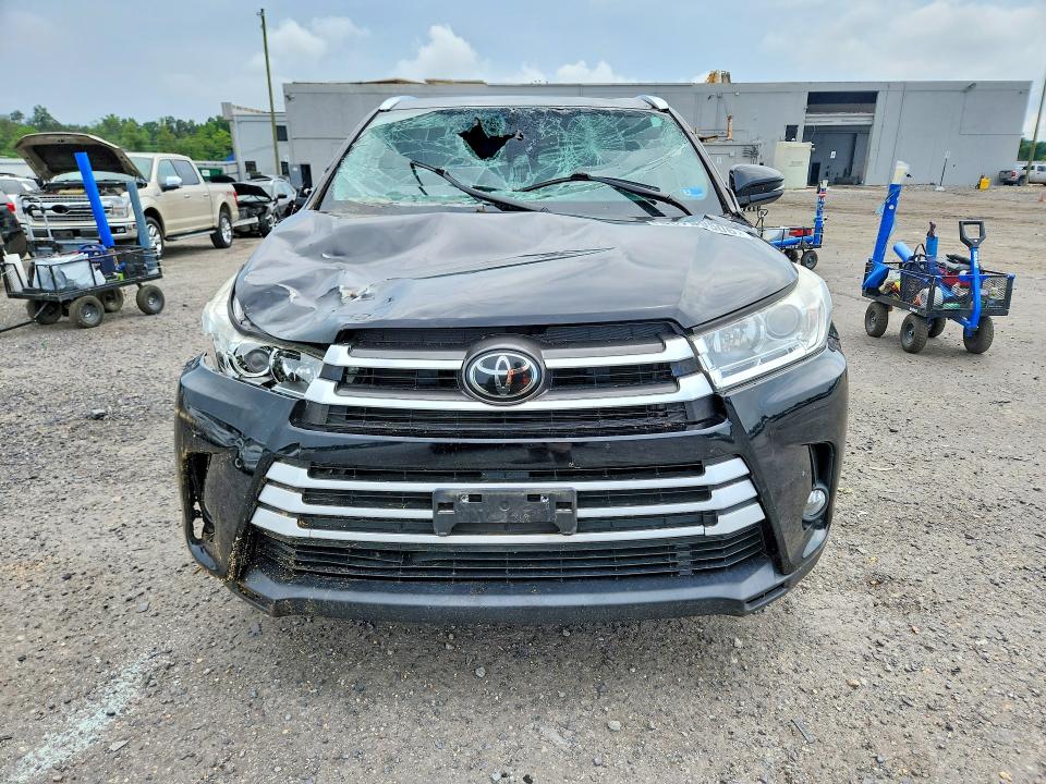 2018 Toyota Highlander VIN 5TDJZRFHXJS839776 COPART salvage auction — FRONT END, Va - Cert Of Title - Salvage, sold $9,400 on 2026-07-29 (photo 5)