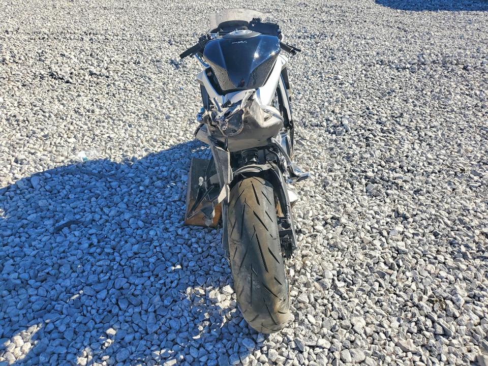 2026 Cf moto 675ss VIN LCEPEVLP4T6000770 COPART salvage auction — SIDE, NV - SALVAGE TITLE, sold $600 on 2026-09-03 (photo 4)