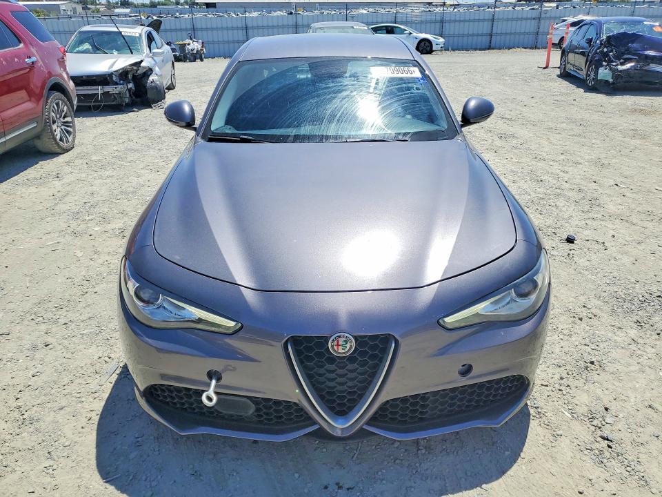 2018 Alfa romeo Giulia VIN ZARFAEBN7J7565003 COPART salvage auction — UNDERCARRIAGE, CA - SALVAGE CERTIFICATE, sold $3,850 on 2026-09-15 (photo 5)