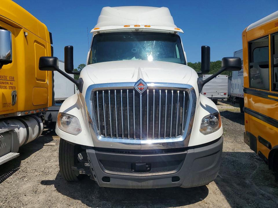 2019 International VIN 3HSDZAPR4KN326161 COPART salvage auction — MINOR DENT/SCRATCHES, Nj - Certificate Of Title, sold $8,100 on 2026-09-01 (photo 5)
