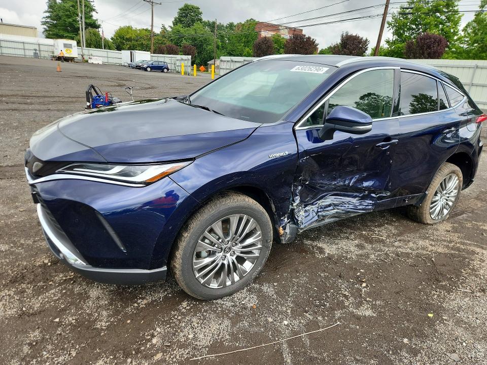 2021 Toyota Venza VIN JTEAAAAH3MJ005829 — COPART salvage auction photo