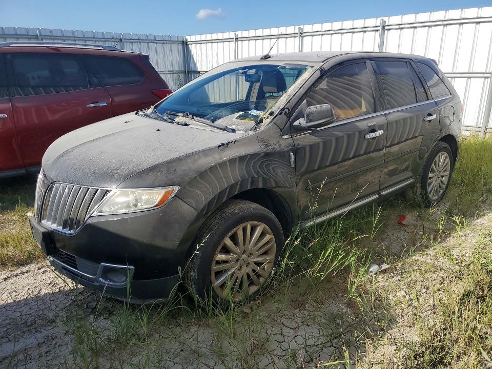 2013 Lincoln Mkx VIN 2LMDJ6JK9DBL30242 COPART salvage auction — VANDALISM, Tx - Salvage Vehicle Title, sold $150 on 2026-07-24 (photo 1)