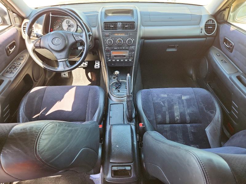 2001 Lexus Is 300 VIN JTHBD182510020446 COPART salvage auction — MINOR DENT/SCRATCHES, CA - DIS/DLR/EXP ONLY CLEAN TITLE, sold $525 on 2026-07-28 (photo 8)