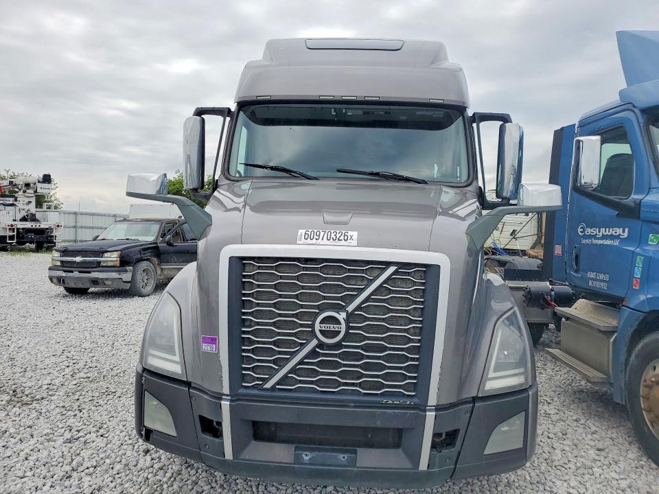2022 Volvo VIN 4V4NC9EH9NN288020 COPART salvage auction — MINOR DENT/SCRATCHES, Pa - Cert Of Title, sold $36,250 on 2026-08-20 (photo 5)