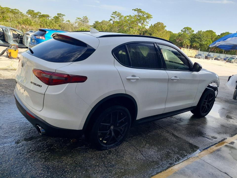 2021 Alfa romeo Stelvio VIN ZASPAJAN3M7C98625 COPART salvage auction — FRONT END, FL - CERTIFICATE OF TITLE, sold $2,600 on 2026-07-30 (photo 3)
