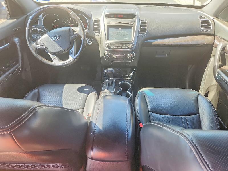 2014 Kia Sorento VIN 5XYKWDA72EG499427 COPART salvage auction — MINOR DENT/SCRATCHES, Tx - Salvage Vehicle Title, sold $475 on 2026-07-28 (photo 8)
