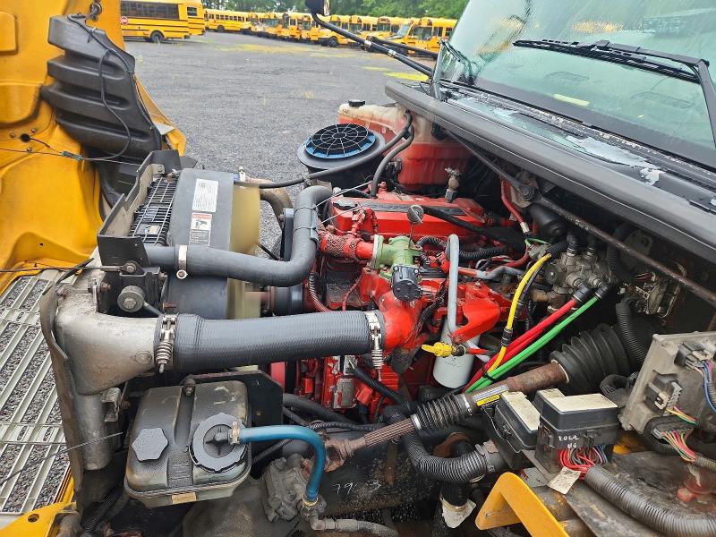 2013 Freightliner VIN 4UZABRDT3DCFA7903 COPART salvage auction — MINOR DENT/SCRATCHES, RI - CERTIFICATE OF TITLE, sold $2,500 on 2026-09-11 (photo 7)