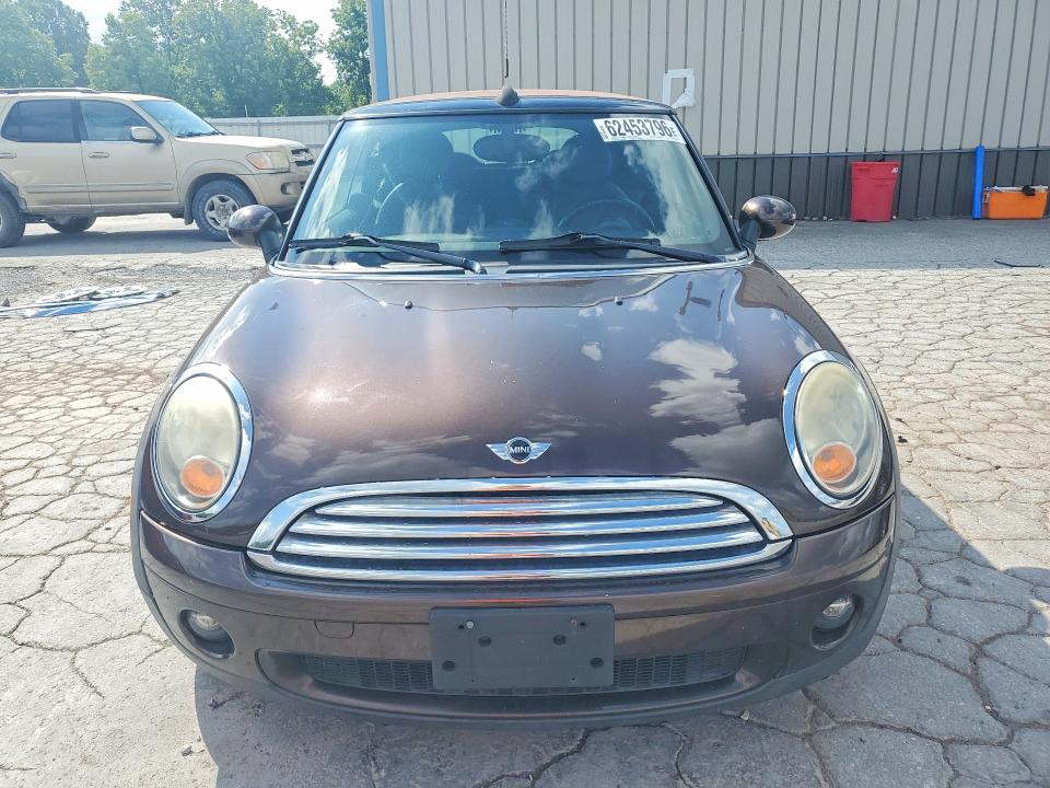 2010 Mini Cooper VIN WMWMR3C53ATU98644 COPART salvage auction — REAR END, PA - CERTIFICATE OF SALVAGE, sold $600 on 2026-08-17 (photo 5)