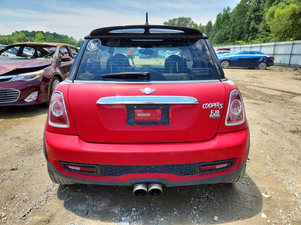 2011 Mini Cooper VIN WMWSV3C50BTY25229 COPART salvage auction — NORMAL WEAR, Fl - Certificate Of Title, sold $225 on 2026-07-14 (photo 6)