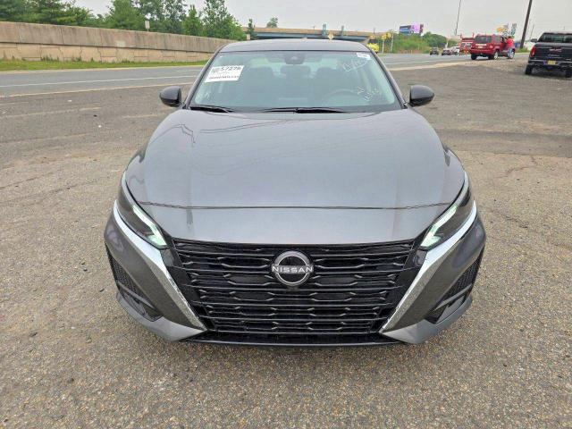 2025 Nissan Altima VIN 1N4BL4DV8SN417553 COPART salvage auction — WATER/FLOOD, Nj - Cert Of Title-Salvage Flood, sold $15,900 on 2026-07-28 (photo 5)