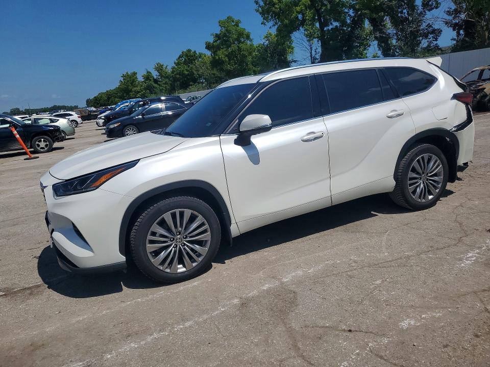 2021 Toyota Highlander VIN 5TDFZRBH1MS093511 — COPART salvage auction photo