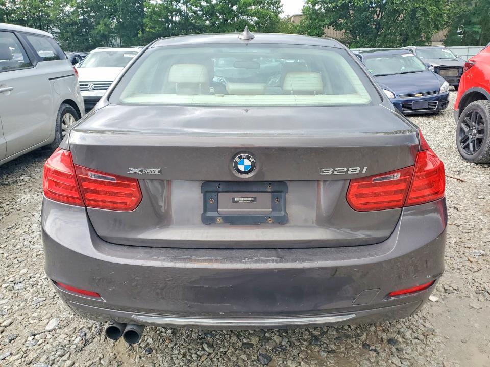2013 BMW 3er VIN WBA3B3C54DF530326 COPART salvage auction — MECHANICAL, Ma - Cert Of Title-Reconstrctd Coll, sold $400 on 2026-08-20 (photo 6)