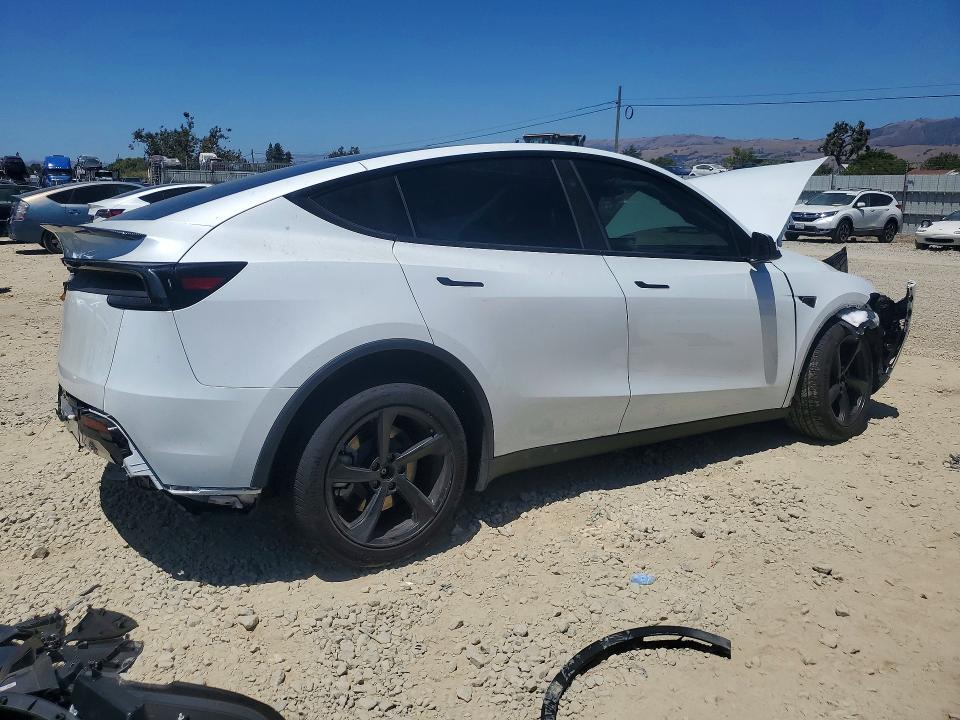2026 Tesla Model y VIN 7SAYGDED7TF431994 COPART salvage auction — FRONT END, Ca - Dis/Dlr/Exp Only Clean Title, sold $22,500 on 2026-07-15 (photo 3)