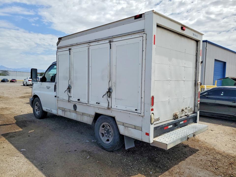 2010 Gmc Savana VIN 1GD1G2AAXA1902407 COPART salvage auction — MECHANICAL, Az - Certificate Of Title, sold $650 on 2026-08-02 (photo 2)