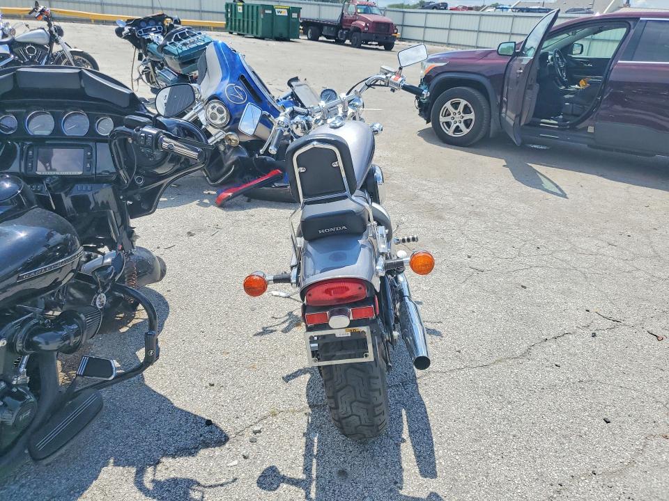2004 Honda Vt600 VIN JH2PC21334M505028 COPART salvage auction — MECHANICAL, IN - CERTIFICATE OF TITLE, sold $575 on 2026-07-27 (photo 4)