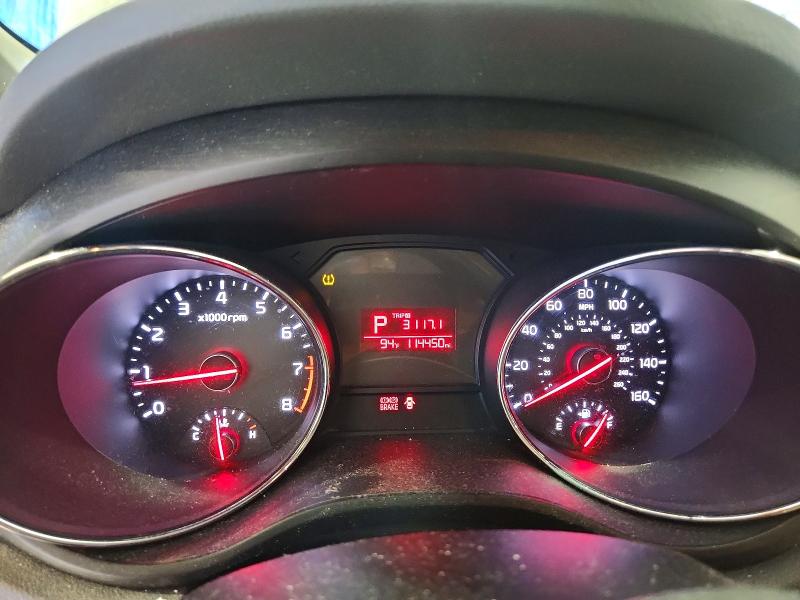 2016 Kia SEDONA VIN KNDMB5C17G6113111 COPART salvage auction — NORMAL WEAR, KY - CERTIFICATE OF TITLE, sold $1,050 on 2026-07-27 (photo 9)
