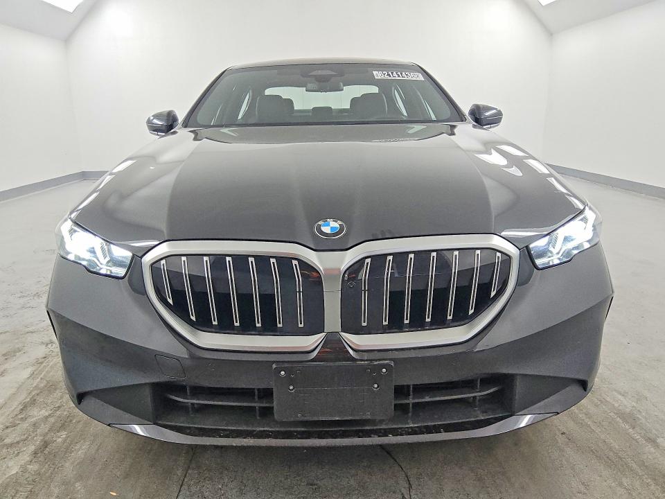 2025 BMW 5 series VIN WBA53FJ0XSCU81310 COPART salvage auction — SIDE, Ca - Clean Title - Sixt, sold $24,600 on 2026-08-19 (photo 5)