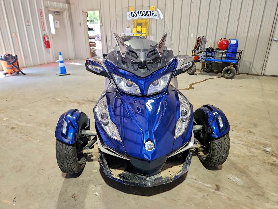 2016 Can-am/ brp Spyder VIN 2BXNBDD25GV003356 COPART salvage auction — WATER/FLOOD, Salvage Title, sold $3,300 on 2026-08-20 (photo 2)