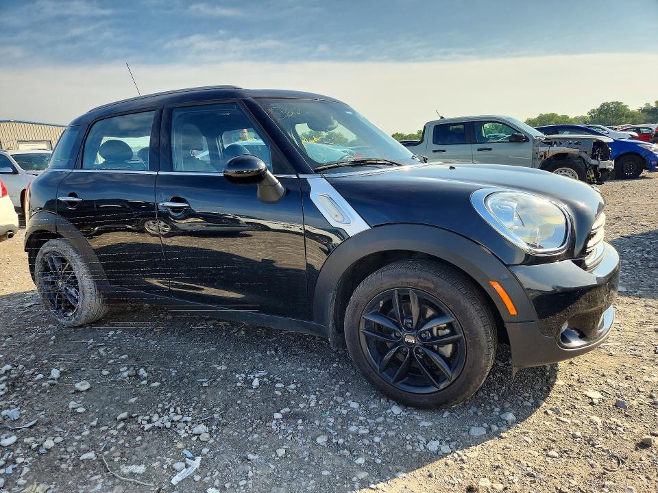 2016 Mini Cooper VIN WMWZB3C5XGWM33551 COPART salvage auction — MINOR DENT/SCRATCHES, Mt - Certificate Of Title, sold $400 on 2026-07-29 (photo 4)