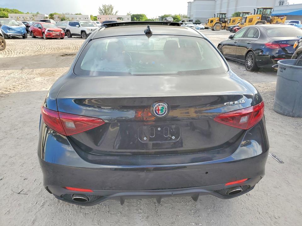 2017 Alfa romeo Giulia VIN ZARFAECN9H7539933 COPART salvage auction — FRONT END, Fl - Cert Of Title-Rebuilt (P), sold $1,650 on 2026-08-04 (photo 6)