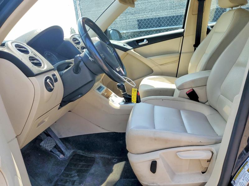 2017 Volkswagen Tiguan VIN WVGAV7AX7HK006674 COPART salvage auction — MINOR DENT/SCRATCHES, Mi - Dealer Only Clean Title (P), sold $2,050 on 2026-07-31 (photo 7)