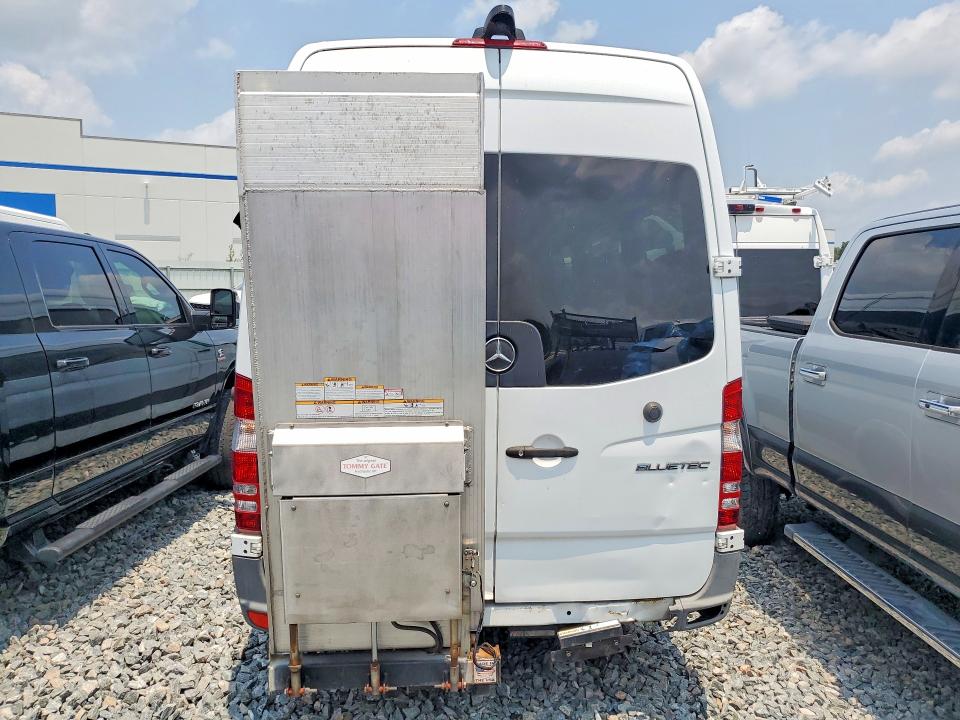 2015 Mercedes-benz Sprinter VIN WDZPE8DC4FP140958 COPART salvage auction — REAR END, FL - CERTIFICATE OF TITLE, sold $4,100 on 2026-08-10 (photo 6)