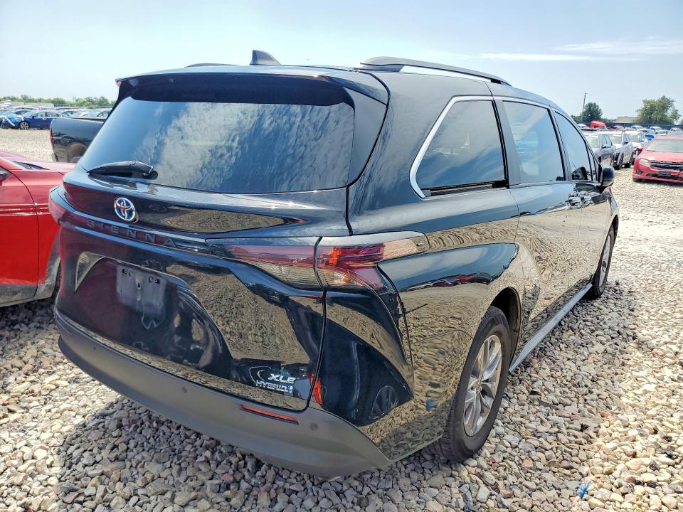 2024 Toyota Sienna VIN 5TDYRKEC9RS191533 COPART salvage auction — SIDE, Tn - Certificate Of Title, sold $13,300 on 2026-07-30 (photo 3)