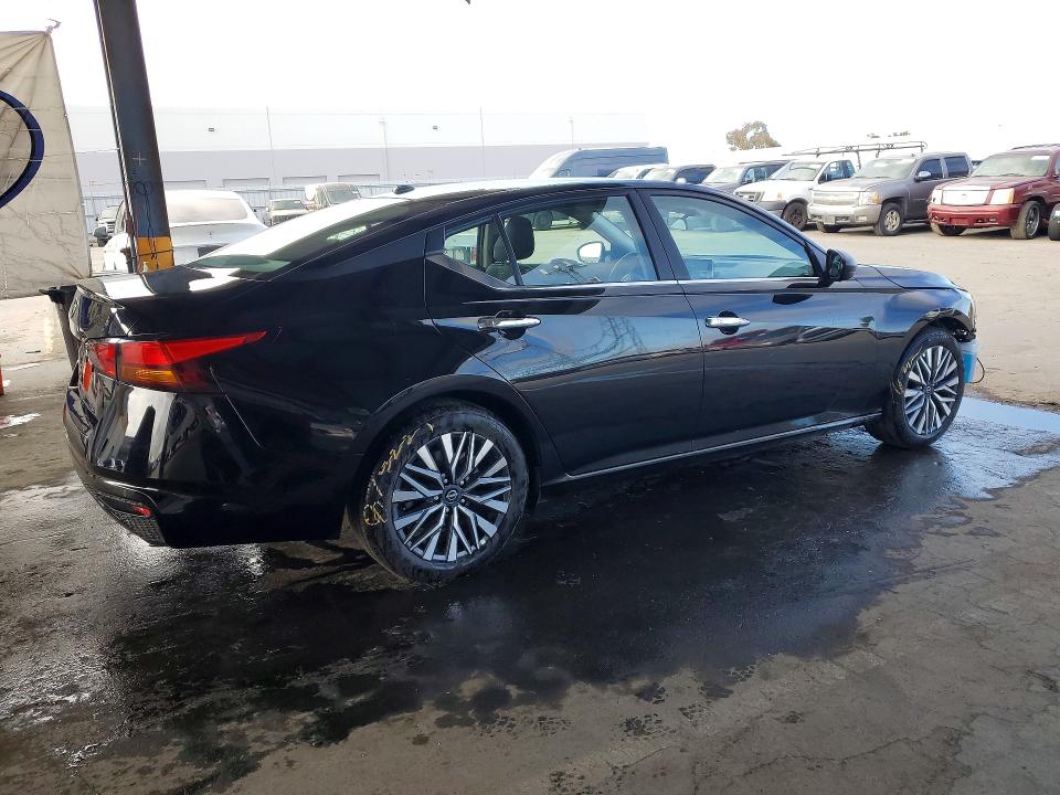 2025 Nissan Altima VIN 1N4BL4DV8SN432229 COPART salvage auction — FRONT END, Fl - Certificate Of Destruction, sold $7,000 on 2026-09-05 (photo 3)