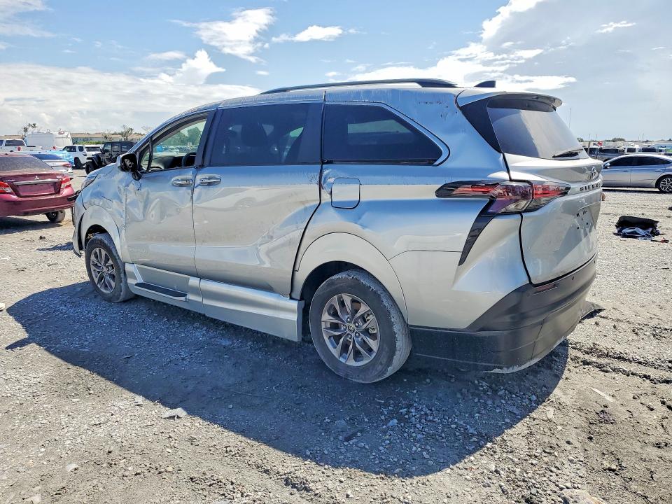 2025 Toyota Sienna VIN 5TDJRKEC3SS267254 COPART salvage auction — SIDE, FL - CERT OF TITLE SLVG REBUILDABLE (P), sold $9,700 on 2026-07-24 (photo 2)
