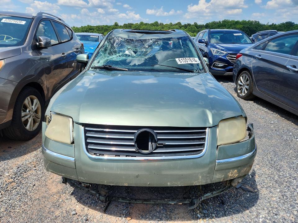 2003 Volkswagen Passat VIN WVWPD63B83E304526 COPART salvage auction — ROLLOVER, PA - CERTIFICATE OF SALVAGE, sold $375 on 2026-08-06 (photo 5)