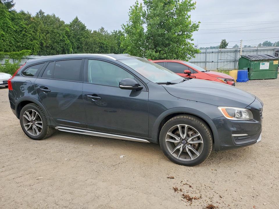 2015 Volvo V60 cross country VIN YV4612HM4F1000870 COPART salvage auction — REAR END, On - Permit No Brand - Unfit, sold $1,000 on 2026-08-04 (photo 4)