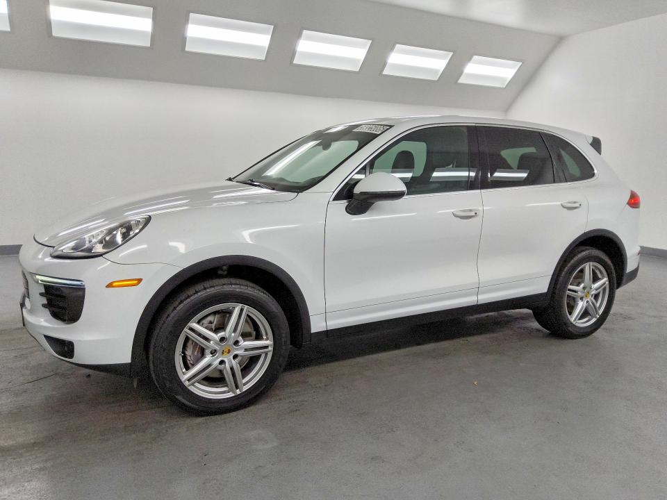 2016 Porsche Cayenne VIN WP1AA2A24GKA13215 COPART salvage auction — MINOR DENT/SCRATCHES, CA - DIS/DLR/EXP ONLY CLEAN TITLE, sold $6,400 on 2026-07-14 (photo 1)