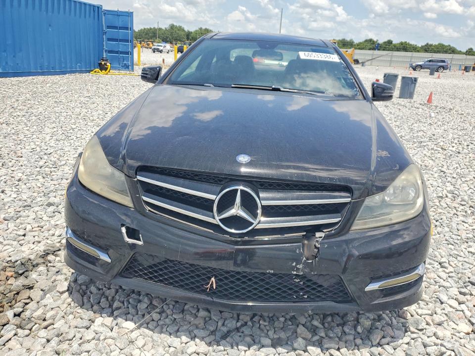 2015 Mercedes-benz C-klasse VIN WDDGJ4HB3FG415988 COPART salvage auction — NORMAL WEAR, Fl - Certificate Of Title, sold $1,300 on 2026-07-31 (photo 5)
