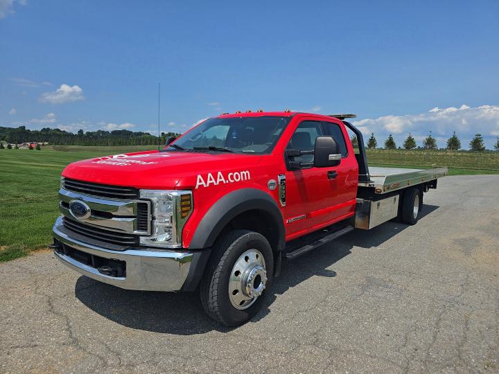 2019 Ford F550 VIN 1FD0X5HT1KED04494 COPART salvage auction — NORMAL WEAR, Pa - Cert Of Title (P), sold $17,800 on 2026-08-19 (photo 2)