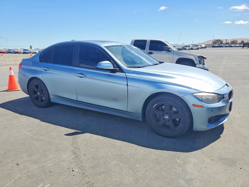 2013 BMW 3er VIN WBA3B1C50DK128816 COPART salvage auction — FRONT END, Ca - Salvage Certificate, sold $775 on 2026-08-03 (photo 4)