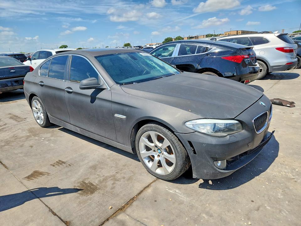 2011 BMW 5 series VIN WBAFR1C53BC741352 COPART salvage auction — NORMAL WEAR, TX - CERTIFICATE OF TITLE, sold $550 on 2026-07-30 (photo 4)