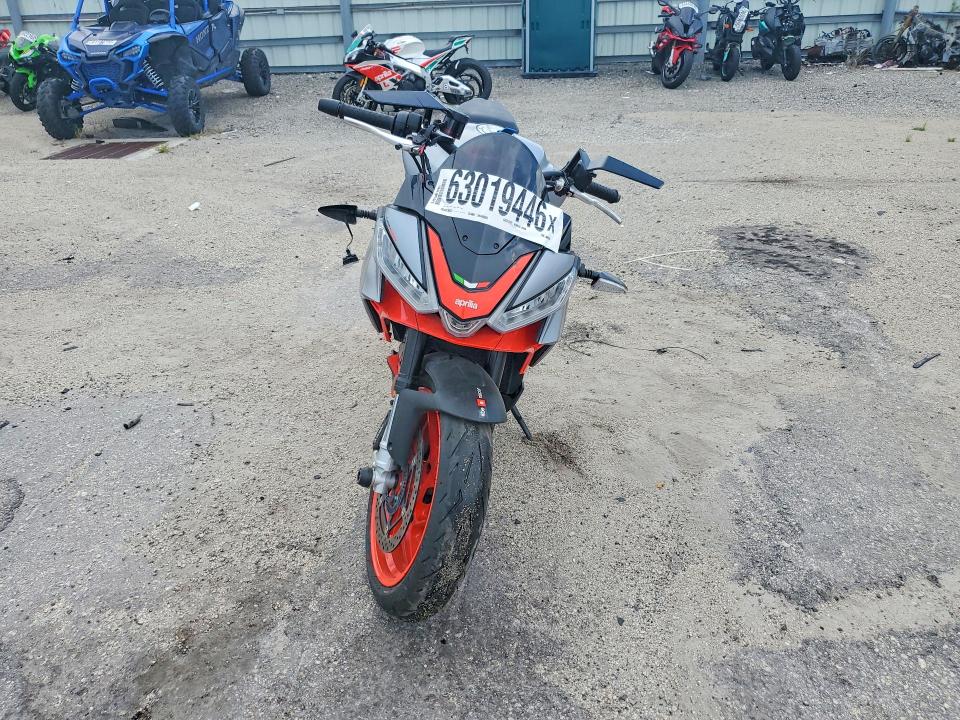 2022 Aprilia Tuono VIN ZD4KSUL06NS000056 COPART salvage auction — MECHANICAL, Fl - Certificate Of Title, sold $2,350 on 2026-08-03 (photo 2)