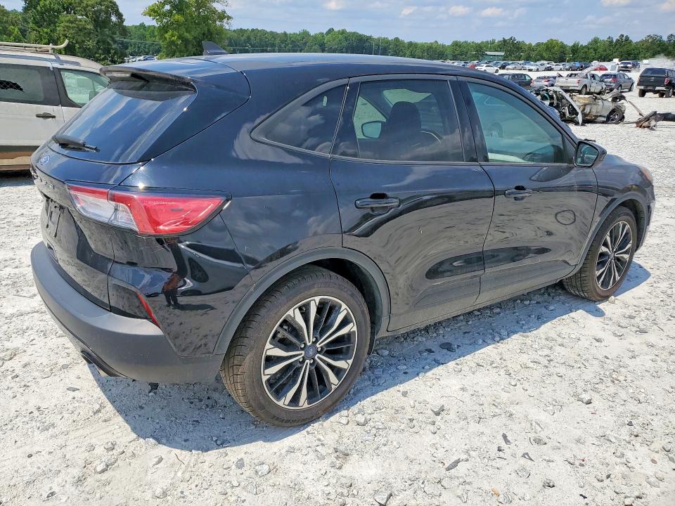 2022 Ford Escape VIN 1FMCU0G67NUB95991 COPART salvage auction — MINOR DENT/SCRATCHES, Salvage Title, sold $2,550 on 2026-08-03 (photo 3)
