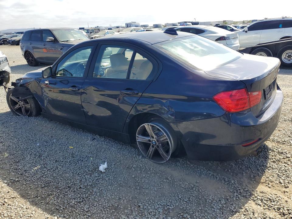 2014 BMW 3er VIN WBA3C1C5XEK109589 COPART salvage auction — FRONT END, Mt - Dis/Dlr/Exp Only Clean Title, sold $350 on 2026-07-28 (photo 2)