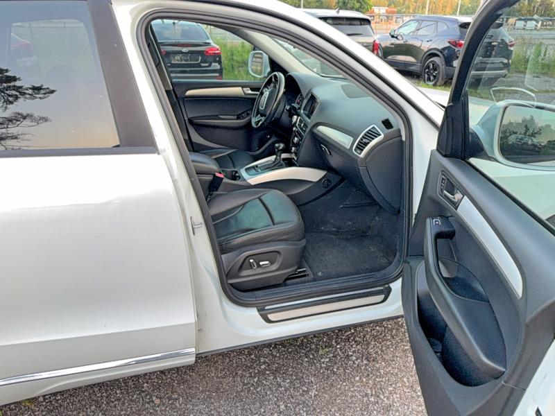 2013 Audi Q5 VIN WA1CFCFP2DA003395 COPART salvage auction — MINOR DENT/SCRATCHES, ON - PERMIT NO BRAND - UNFIT (P), sold $600 on 2026-07-28 (photo 5)