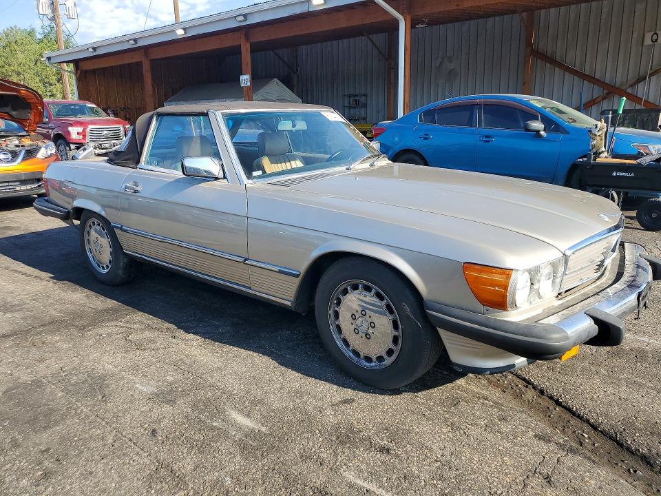 1986 Mercedes-benz 560 VIN WDBBA48D5GA054398 COPART salvage auction — MINOR DENT/SCRATCHES, Co - Dis/Dlr/Exp Only Clean Title, sold $725 on 2026-07-28 (photo 4)