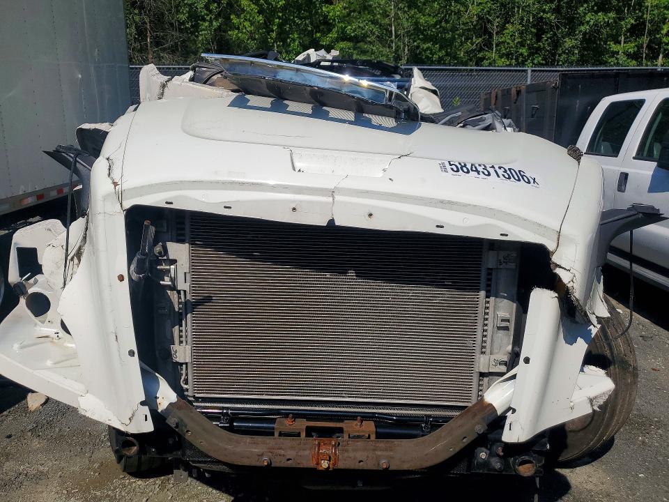 2022 Freightliner Cascadia 126 VIN 3AKJHHDR5NSNN8319 COPART salvage auction — ALL OVER, AZ - CERT OF TITLE - SALVAGE, sold $12,200 on 2026-07-30 (photo 5)