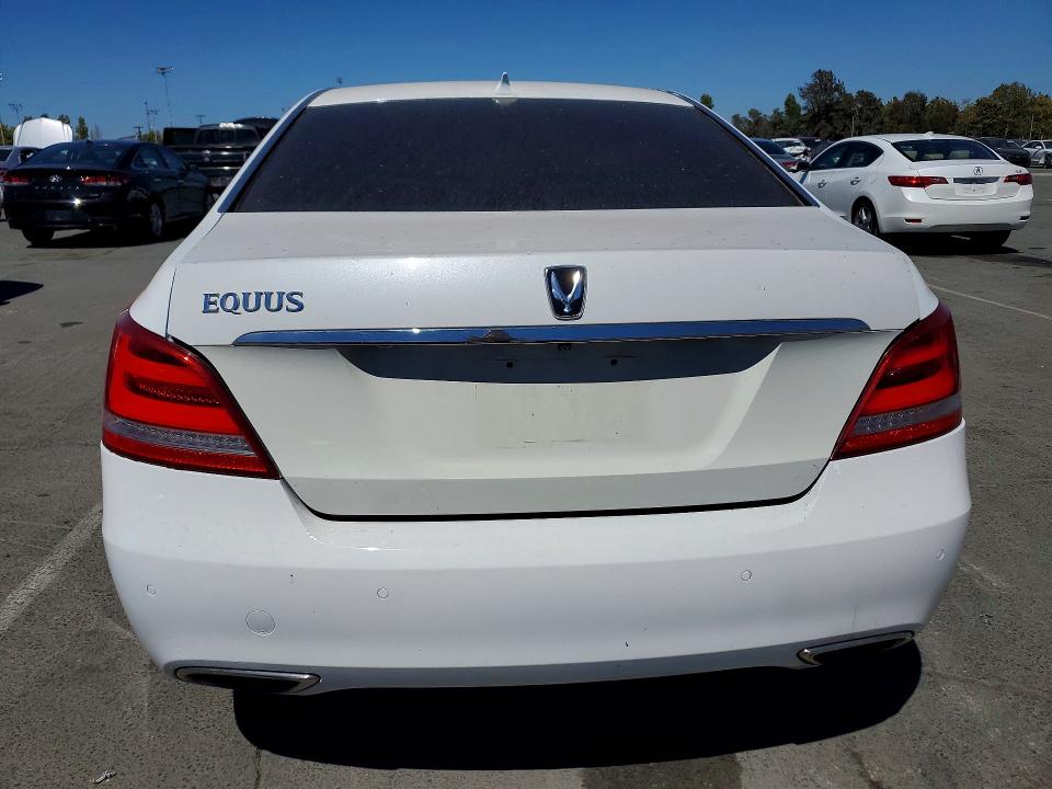 2015 Hyundai Equus VIN KMHGH4JH0FU098561 COPART salvage auction — MINOR DENT/SCRATCHES, Ca - Dis/Dlr/Exp App For Dup Clean, sold $1,500 on 2026-07-31 (photo 6)