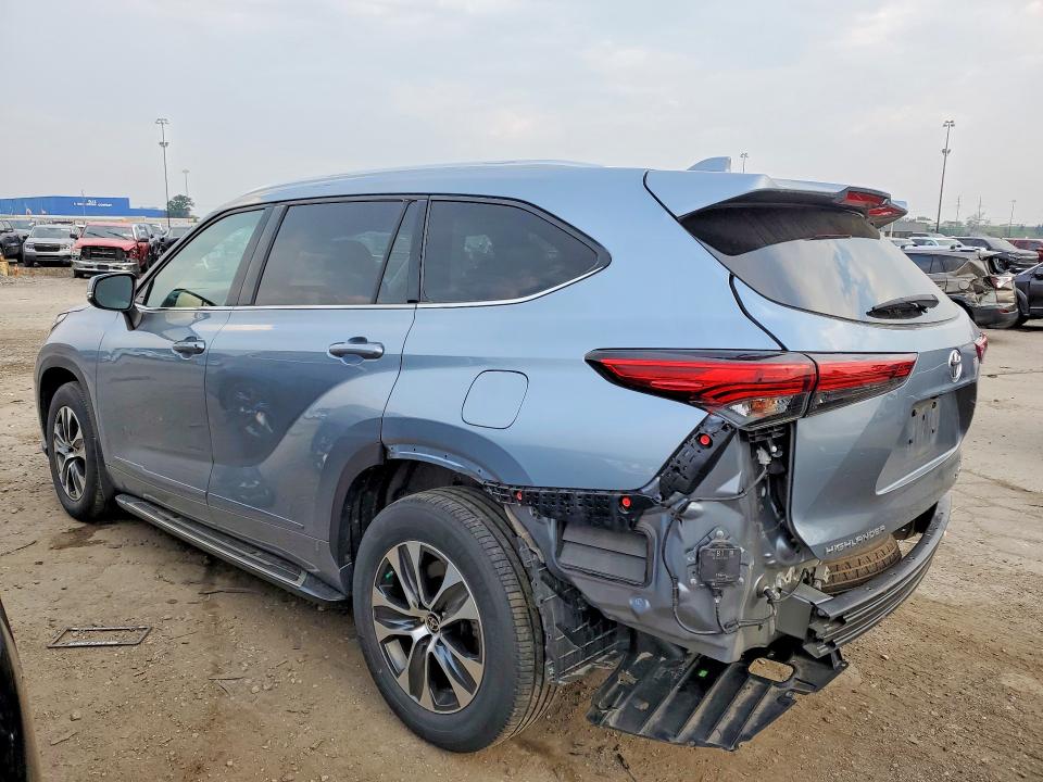2021 Toyota Highlander VIN 5TDHZRBH4MS153631 COPART salvage auction — REAR END, Mi - Certificate Of Title, sold $8,600 on 2026-07-28 (photo 2)