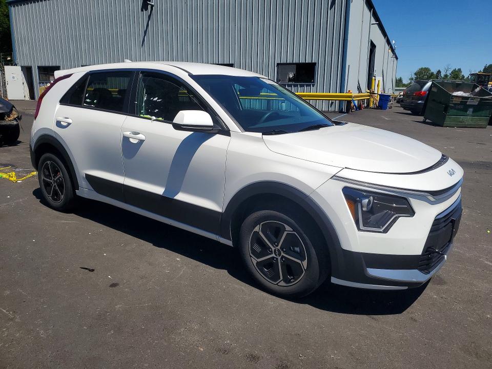 2026 Kia Niro VIN KNDCP3LE6T5339077 COPART salvage auction — REAR END, WA - VEHICLE CERT OF OWNERSHIP-TITL, sold $5,900 on 2026-07-27 (photo 4)