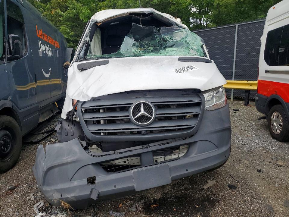 2022 Mercedes-benz Sprinter VIN W1Y70BGY3NT087934 COPART salvage auction — ROLLOVER, TN - CERTIFICATE OF TITLE, sold $300 on 2026-07-28 (photo 5)