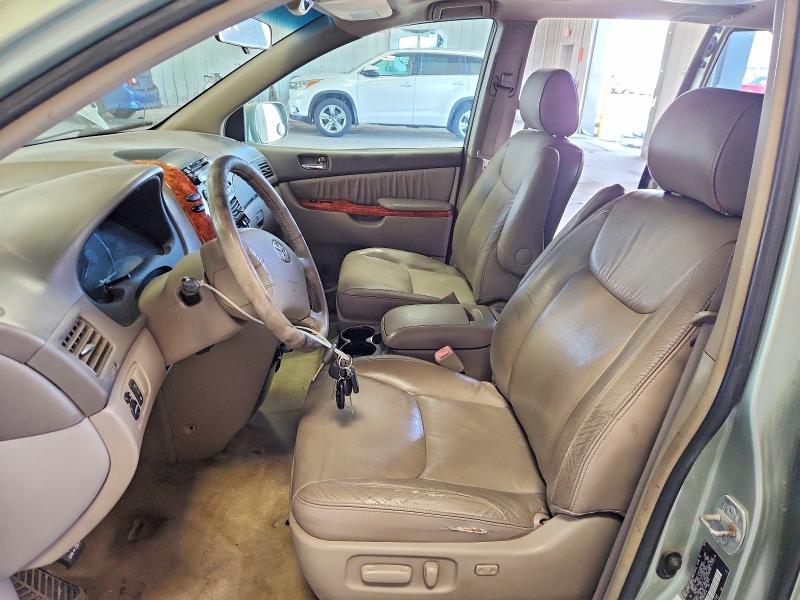 2008 Toyota Sienna VIN 5TDZK22C18S181414 COPART salvage auction — MINOR DENT/SCRATCHES, WI - CERTIFICATE OF TITLE, sold $800 on 2026-07-27 (photo 7)